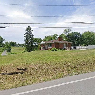 3172 Brighton Rd, Ellwood City, PA 16117