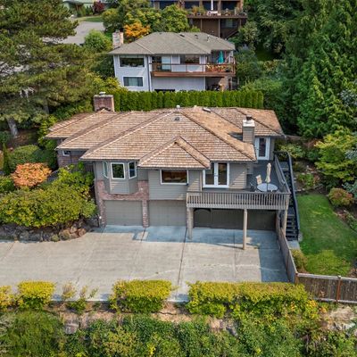 319 Nw 113 Th Pl, Seattle, WA 98177