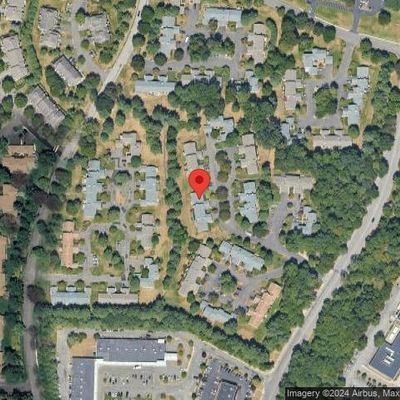 32 Erskine Ct, Mahwah, NJ 07430