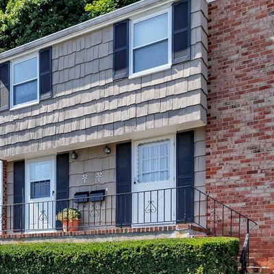 32 Weed Hill Ave #R, Stamford, CT 06907