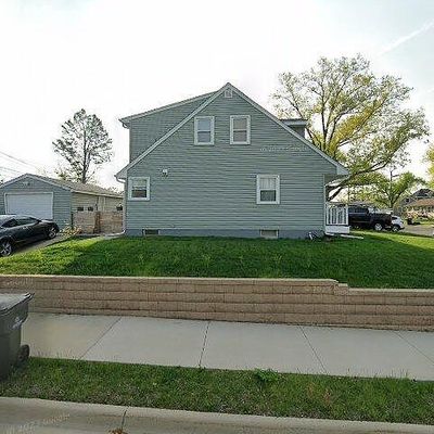 322 41 St St Ne, Cedar Rapids, IA 52402