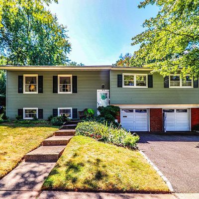 33 Harmon Rd, Edison, NJ 08837