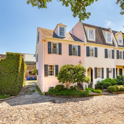 33 N Adgers Wharf, Charleston, SC 29401