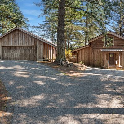 332 Middle Fork Rd, Friday Harbor, WA 98250