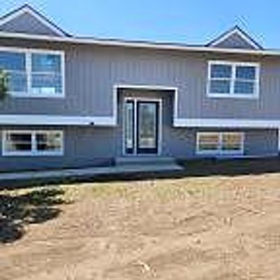 3326 Latigo St, Newcastle, WY 82701