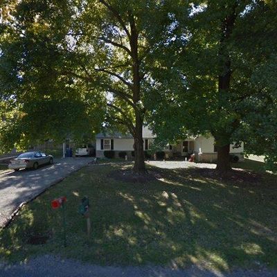 34 Devonia Dr, Centralia, IL 62801