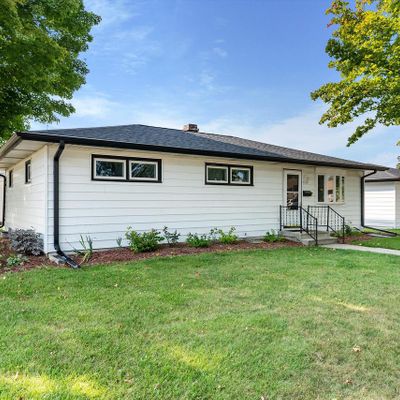 2924 S 15 Th St, Sheboygan, WI 53081