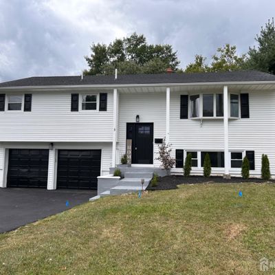 3 Price Dr, Edison, NJ 08817