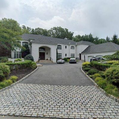 3 Rickland Dr, Caldwell, NJ 07006