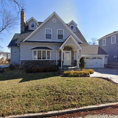 3 Surrey Ln, Bergenfield, NJ 07621