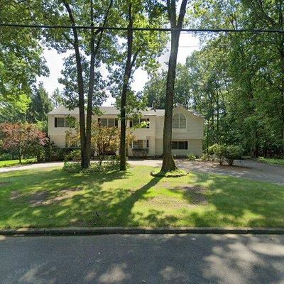 3 Sycamore Dr, Woodcliff Lake, NJ 07677