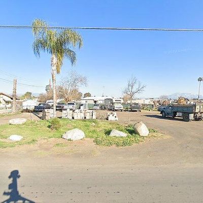 30 Sterling Rd, Bakersfield, CA 93307