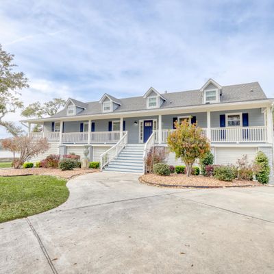 3005 Magnolia Ln, Ocean Springs, MS 39564