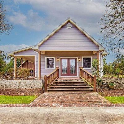 306 Le Village Dr, Larose, LA 70373