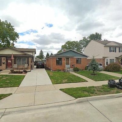 30734 Alger Blvd, Madison Heights, MI 48071