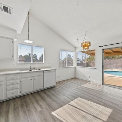 3841 Vista Largo Dr, Las Vegas, NV 89121