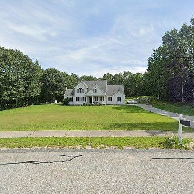 39 Hilltop Dr, Douglas, MA 01516