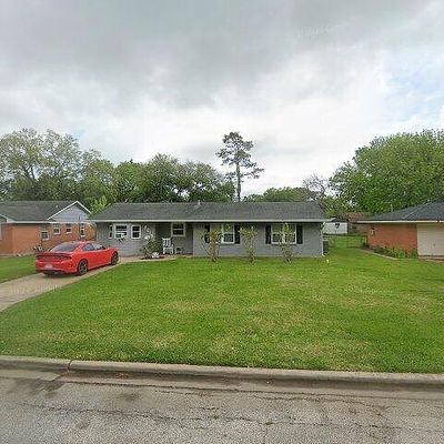 4013 Aggie Dr, Bay City, TX 77414