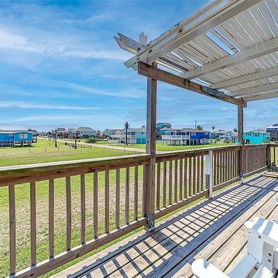 4031 Surf Dr, Galveston, TX 77554