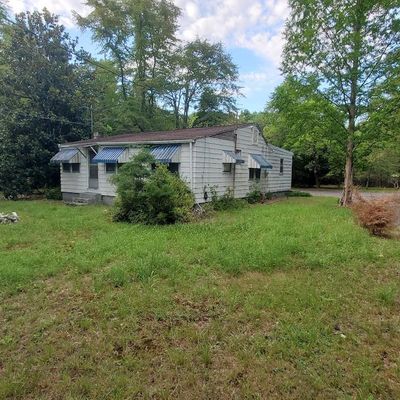 407 Lakehurst Rd, Browns Mills, NJ 08015