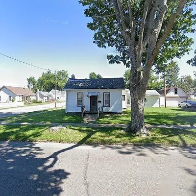 411 N 1 St St, Marshalltown, IA 50158