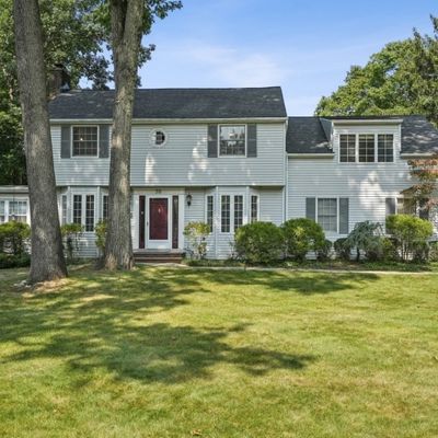 35 East Dr, Livingston, NJ 07039