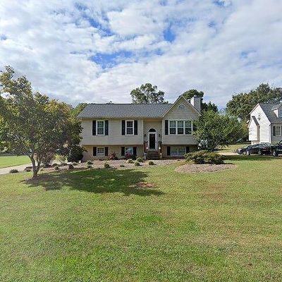 3540 Robinwest Dr, Pfafftown, NC 27040