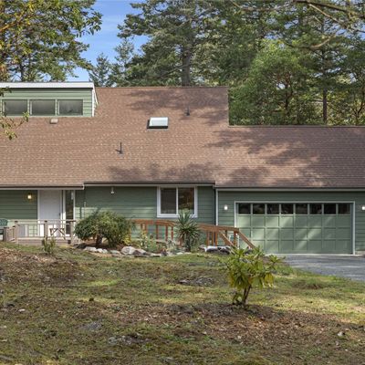 360 Island Dr, Friday Harbor, WA 98250