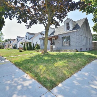 3649 S Pine Ave, Milwaukee, WI 53207