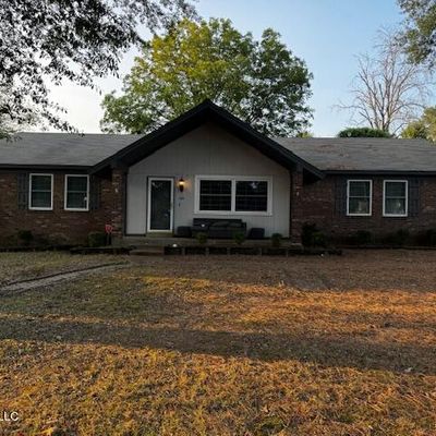 368 Sandalwood Dr, Southaven, MS 38671