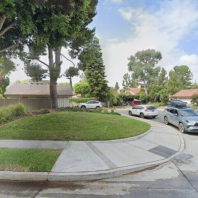 4652 Royce Rd, Irvine, CA 92612