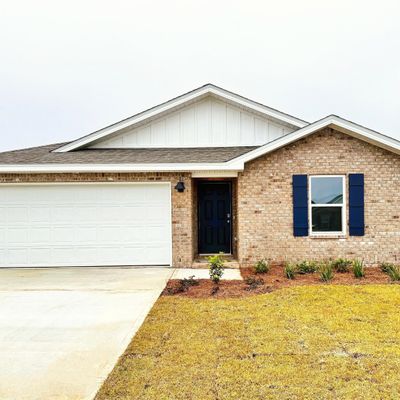 4748 Airmen Dr, Crestview, FL 32539