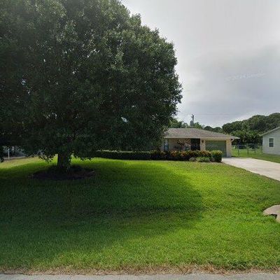 4909 Seagrape Dr, Fort Pierce, FL 34982