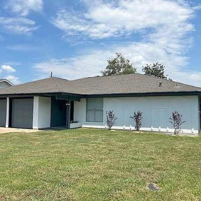 4911 Crepe Myrtle Ln, Pasadena, TX 77505