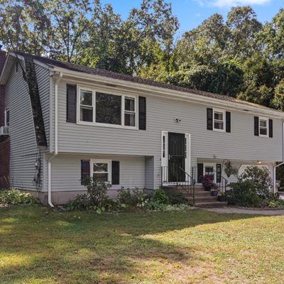 5 Nod Ct, Clinton, CT 06413