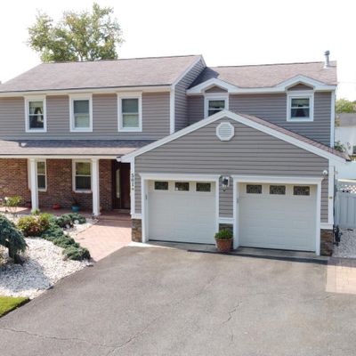 501 Tennent Rd, Manalapan, NJ 07726