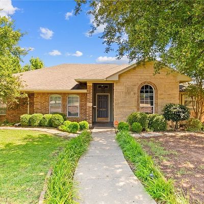 509 Sapphire Blvd, Hewitt, TX 76643