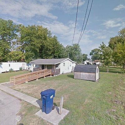 514 1/2 W Simmons St, Marion, IL 62959