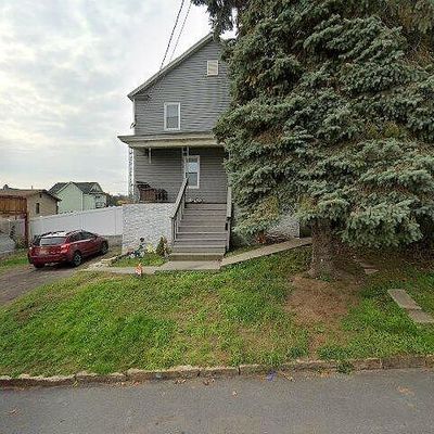 518 Meade St, Throop, PA 18512