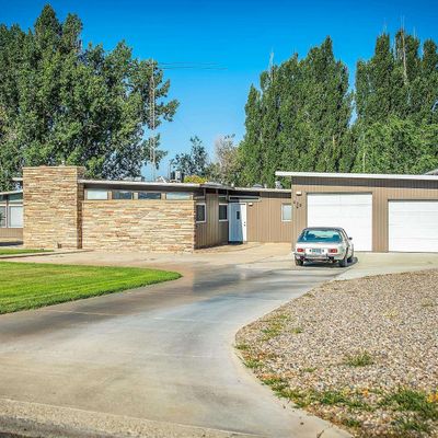 428 Sunset Dr, Worland, WY 82401