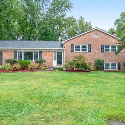 4413 Laurel Rd, Alexandria, VA 22309