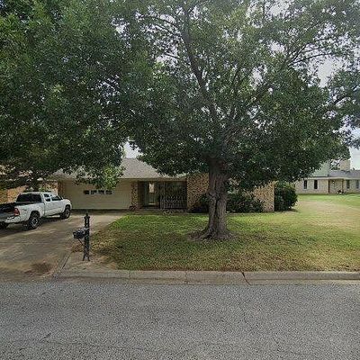 4518 Franklin Dr, Vernon, TX 76384