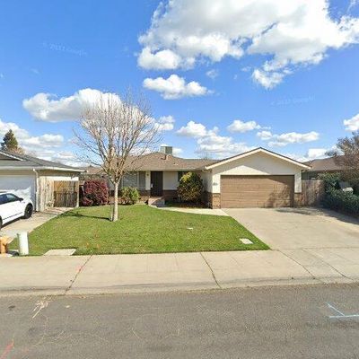 46 Garden Dr, Lodi, CA 95242