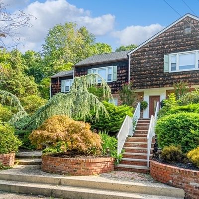 57 Washington Dr, Watchung, NJ 07069