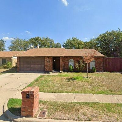 5716 Maiden Ln, Fort Worth, TX 76131