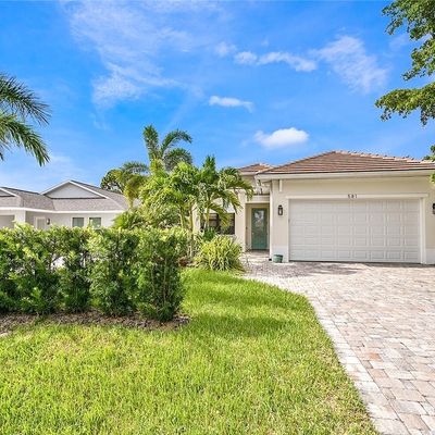 581 102 Nd Ave N, Naples, FL 34108