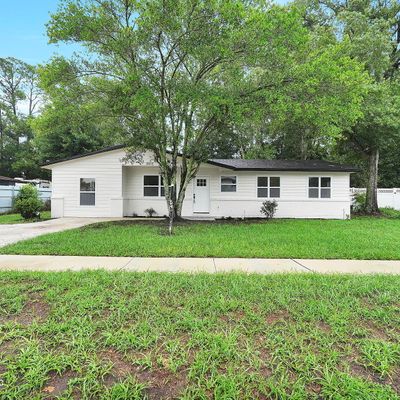 5917 Le Sabre Rd, Jacksonville, FL 32244