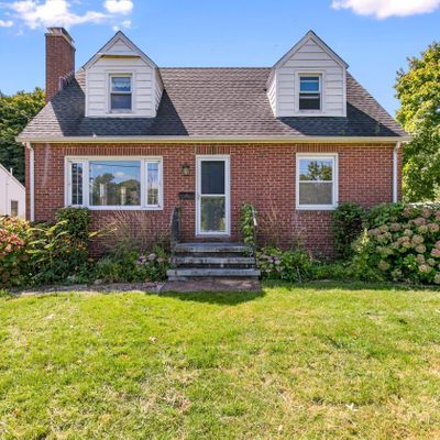 6 Reynolds Ave, Branford, CT 06405