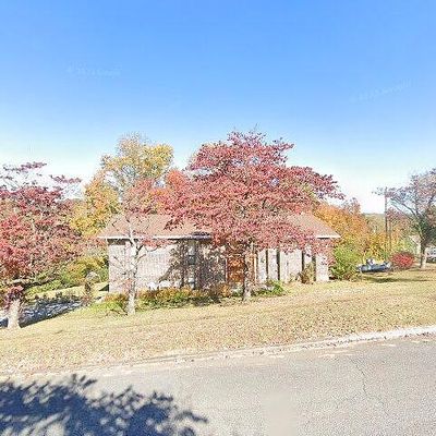 607 Crestwood Dr, Clinton, TN 37716