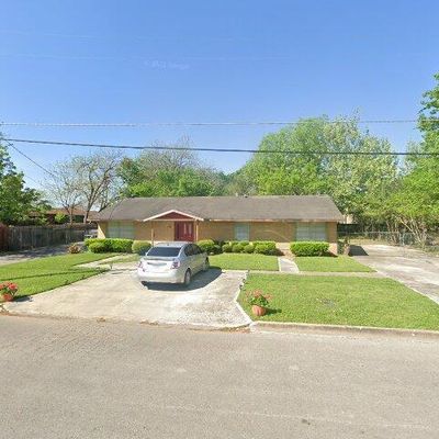 607 Bramhall St, Lockhart, TX 78644